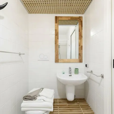 Terrace On The Lake *